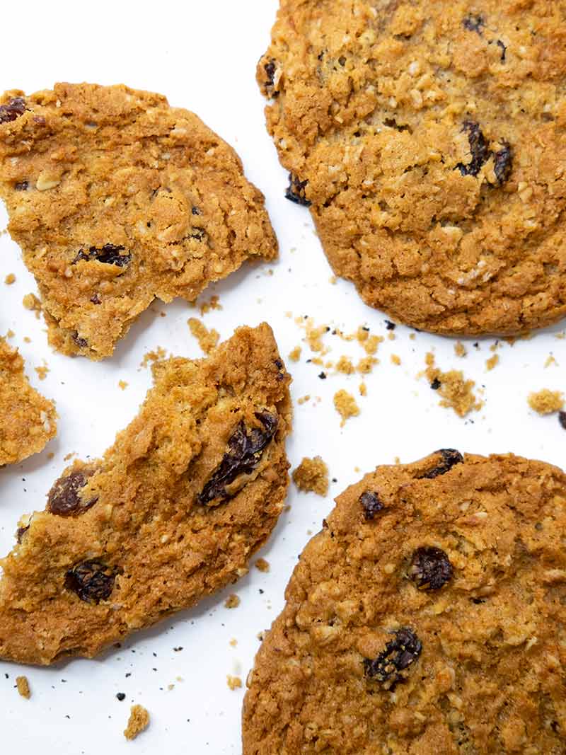 Chewy Oatmeal Raisin Cookie